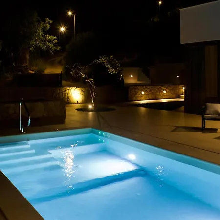 Holiday home Cozy In With Outdoor Swimming Pool Dubravka