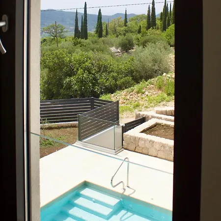 Cozy In With Outdoor Swimming Pool Holiday home