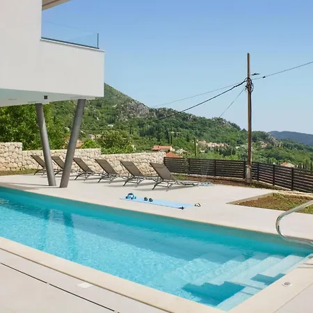 Cozy In With Outdoor Swimming Pool Holiday home Dubravka