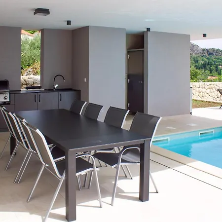 Cozy In With Outdoor Swimming Pool Holiday home Dubravka